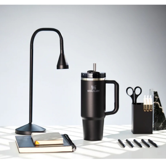 ✨NWT✨ Stanley Quencher H2.0 FlowState Tumbler 30 oz (Black) - Picture 2 of 4